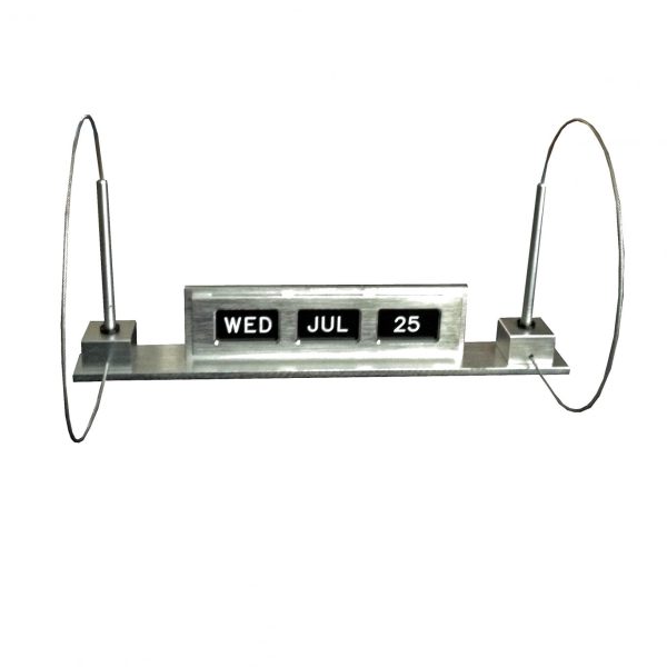single-sided-counter-calendar-with-pens-chrome